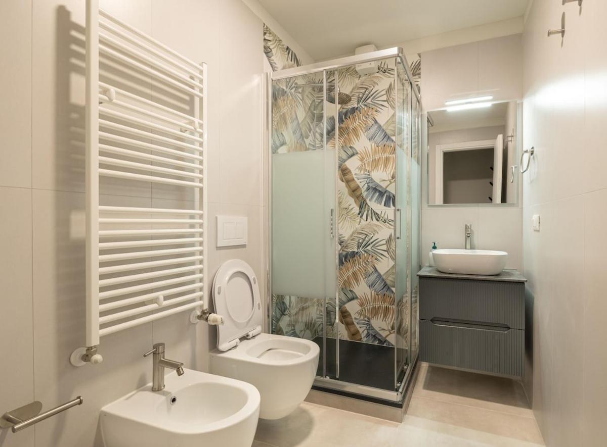 Modern Two-room Near Station And Airport Apartamento *