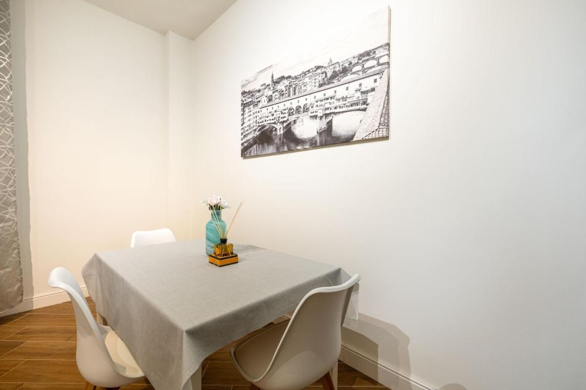Modern Two-room Near Station And Airport Apartamento *