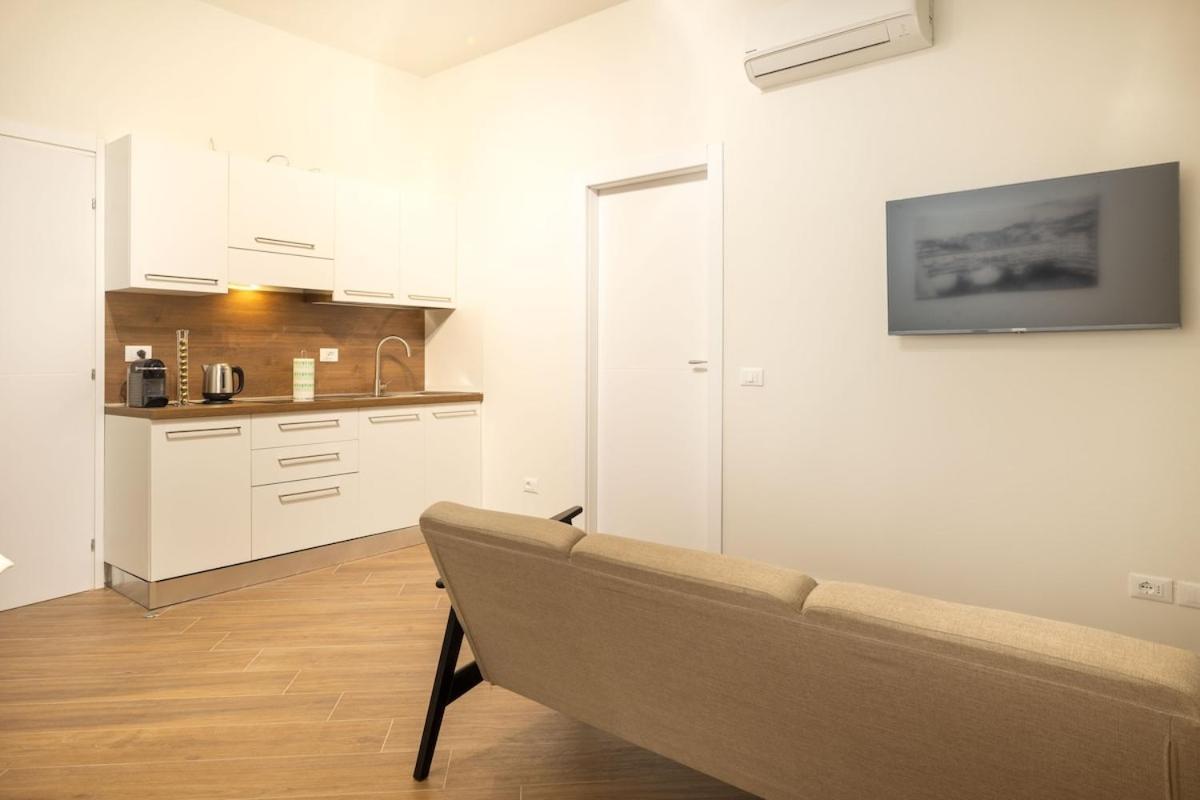 Modern Two-room Near Station And Airport Florencia